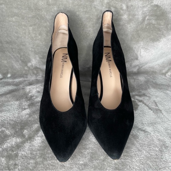 Neiman Marcus Leana Black Kid Suede Almond Toe Pump Heels Size 9 - Picture 2 of 9